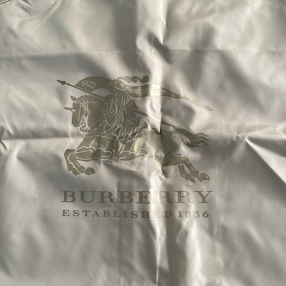 Burberry garment bag. - Picture 2 of 4